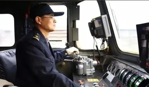 火車司機(jī)駕駛證怎么考？